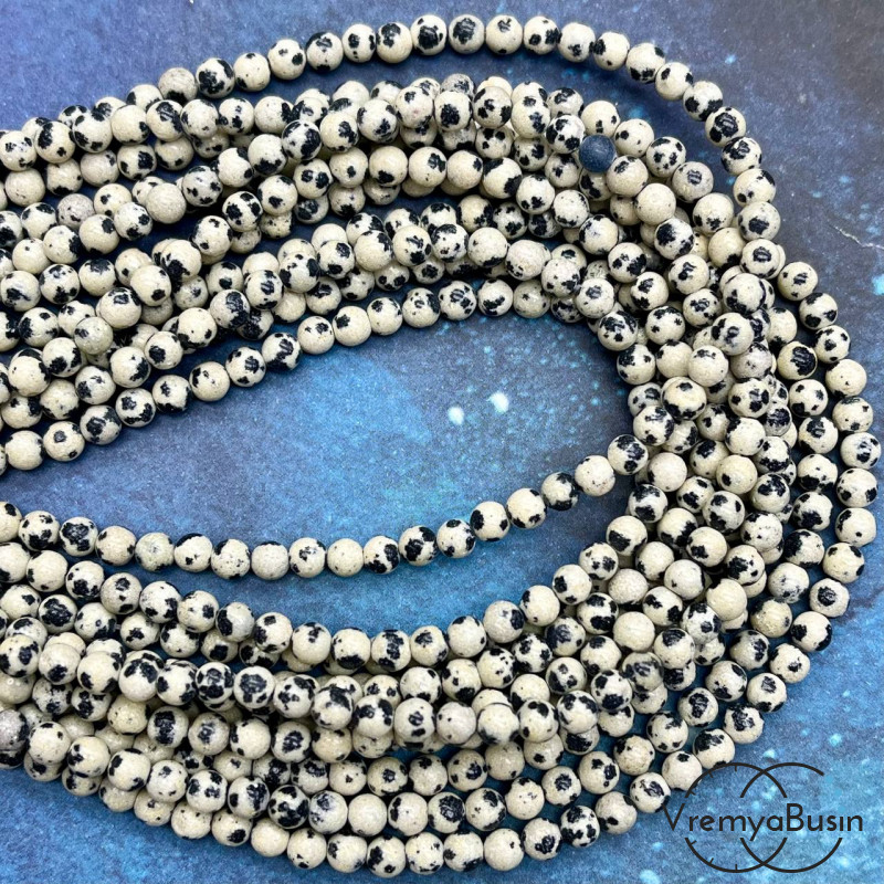 Яшма далматин, порфир, гладкий шарик 4 мм (1/2 нити, ок. 45 шт.)