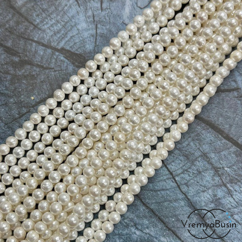 Жемчуг майорка с бархатной поверхностью, шарик 4 мм, цв. белый  (нить, ок. 90 шт.)