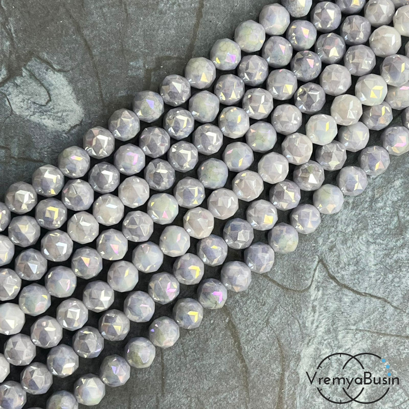 Бусины шарики из стекла с треугольной огранкой, 8 мм  (1/2 нити, ок. 24 шт.)