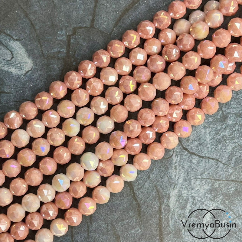 Бусины шарики из стекла с треугольной огранкой, 8 мм  (1/2 нити, ок. 24 шт.)