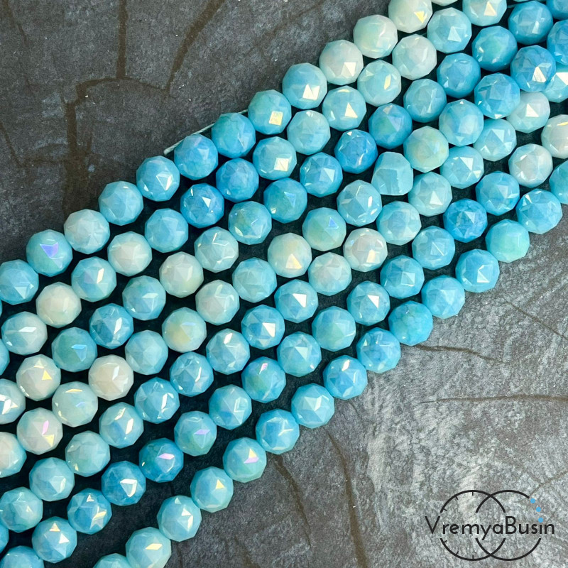 Бусины шарики из стекла с треугольной огранкой, 8 мм  (1/2 нити, ок. 24 шт.)