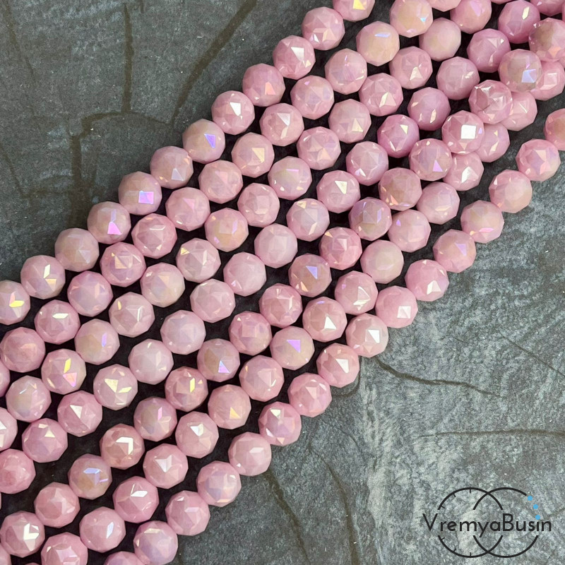 Бусины шарики из стекла с треугольной огранкой, 8 мм  (1/2 нити, ок. 24 шт.)