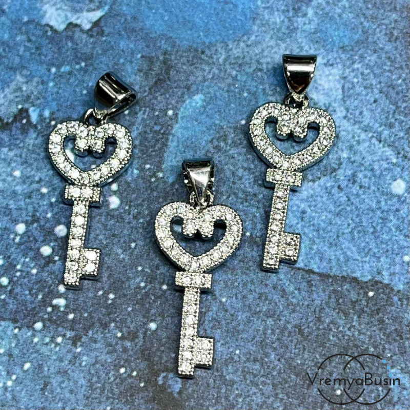 Подвеска с фианитами "Ключик", 10х22 мм,  латунь с родиевым покрытием (1 шт.)