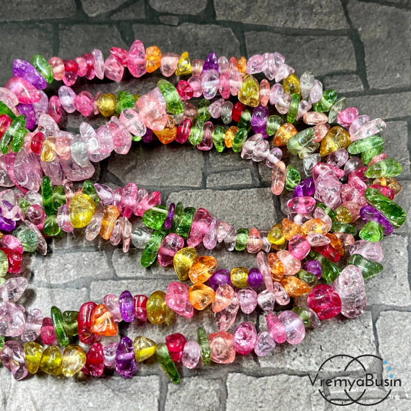 Крошка каменная. Разноцветный кварц (нить, ок. 80 см.)