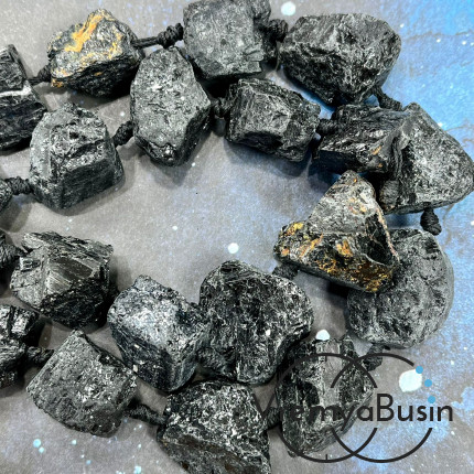 Чёрный турмалин - шерл, крупные бусины из необработанного камня, ок. 25 мм  (1/2 нити, ок.  7 шт.)