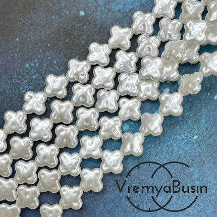 Жемчуг акриловый белый, клевер 14 мм (нить, ок. 30 шт.)