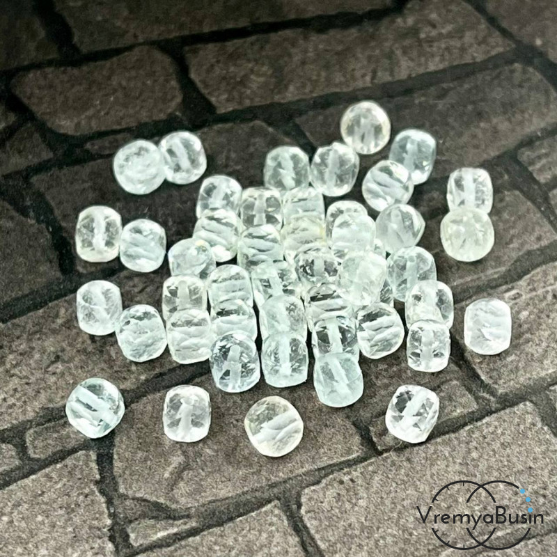 Белый топаз, кубик с ювелирной огранкой, 4х4 мм (1 шт.)