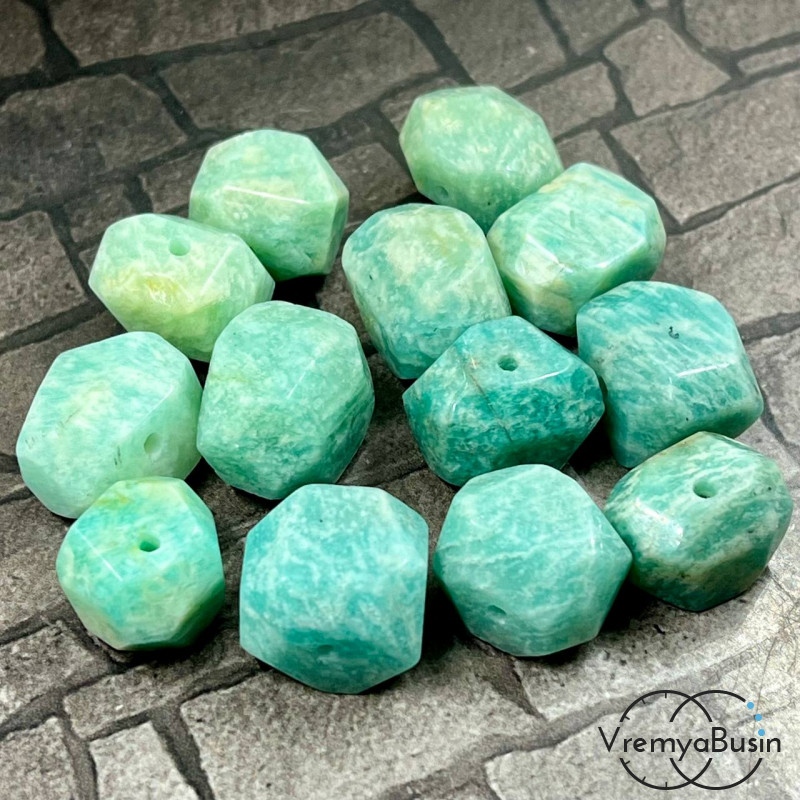 Амазонит, бусины свободной огранки ок. 15х18 мм (1 шт.)