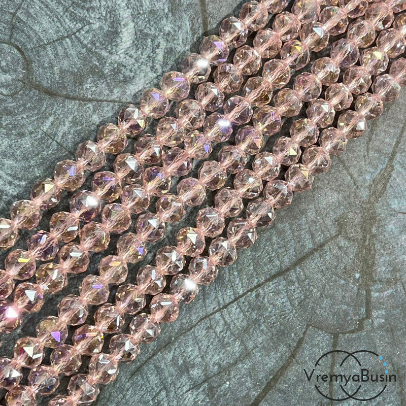 Бусины шарики из стекла с треугольной огранкой, 8 мм  (1/2 нити, ок. 24 шт.)