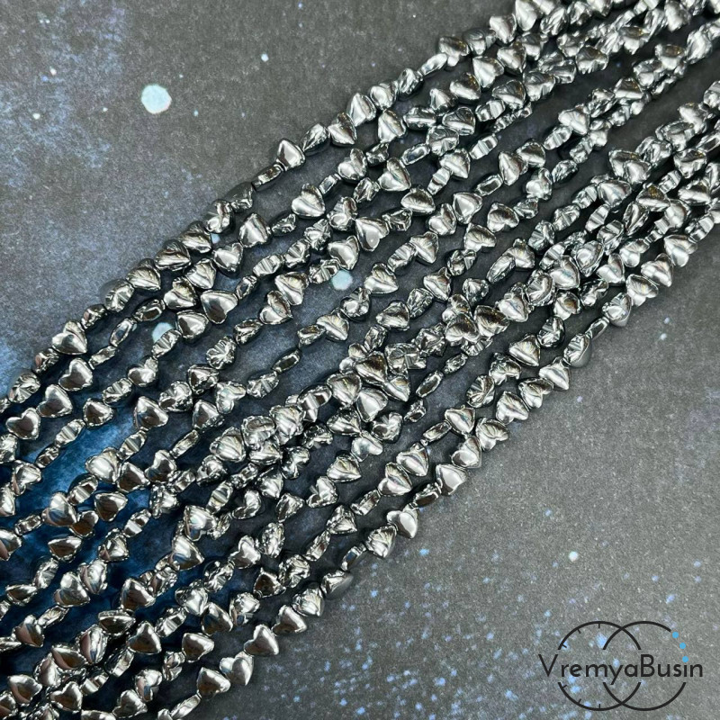 Гематит, сердце плоское 4 мм, цв. серебро (1/2 нити, ок. 50 шт.)