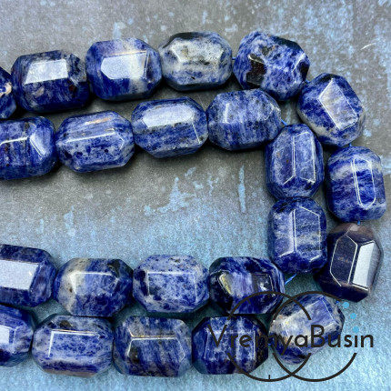 Содалит, крупные овальные граненые бусины, ок. 20х15 мм  (1/2 нити, ок. 8 шт.)