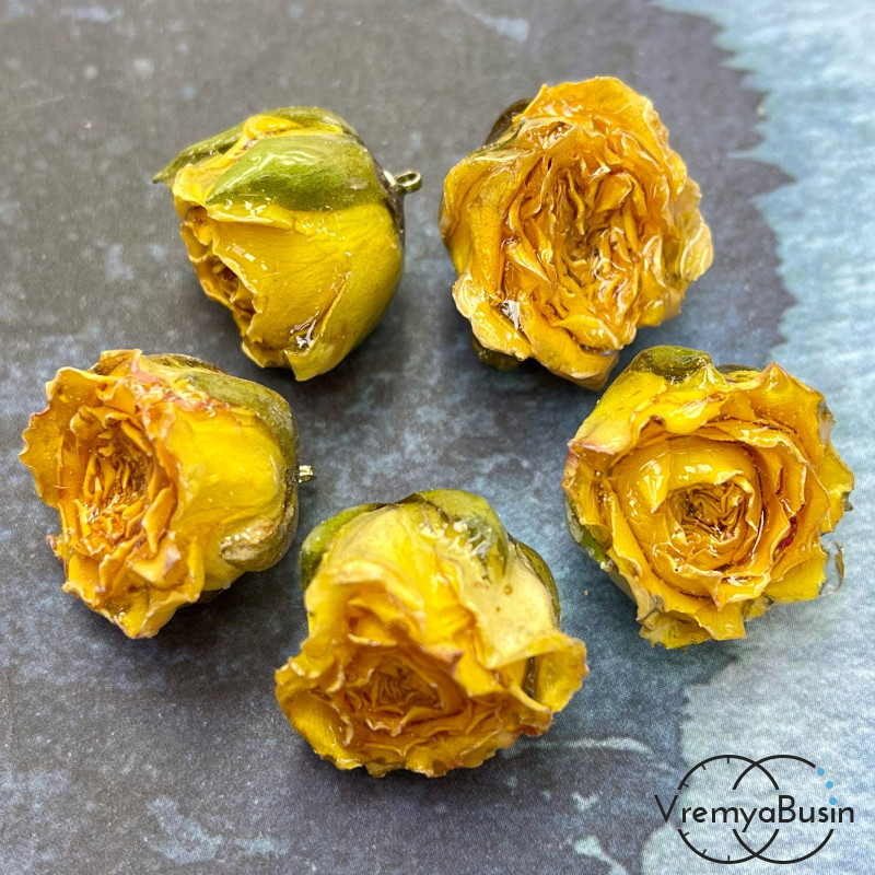 Подвеска «Бутон розы», натур. засушенный цветок в эпоксидной смоле, ок. 25 мм (1 шт.)