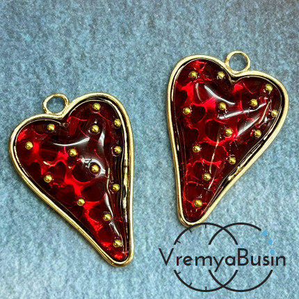 Подвеска с акриловым стеклом «Клубничное сердце», ок. 34х24 мм, цв. красный (1 шт.)’