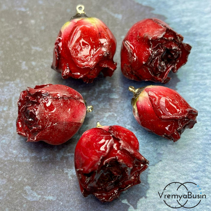 Подвеска «Бутон розы», натур. засушенный цветок в эпоксидной смоле, ок. 25 мм (1 шт.)