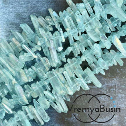 Кварц  матовый, мелкие кристаллы, ок. 25-30х5-6 мм, цв. бледно-бирюзовый (1/2 нити, ок. 38 шт.)