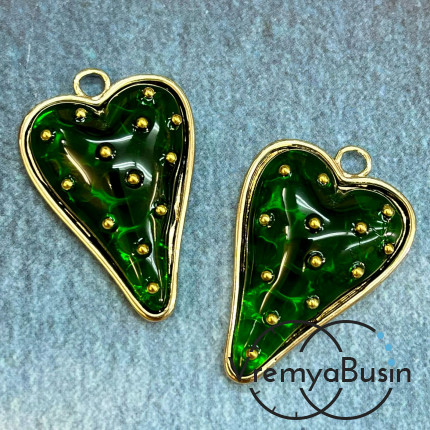Подвеска с акриловым стеклом «Клубничное сердце», ок. 34х24 мм, цв. зеленый (1 шт.)’
