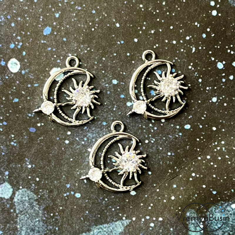Подвеска «Солнце и луна», 14х15 мм, из латуни с родиевым покрытием и фианитами  (1 шт.)