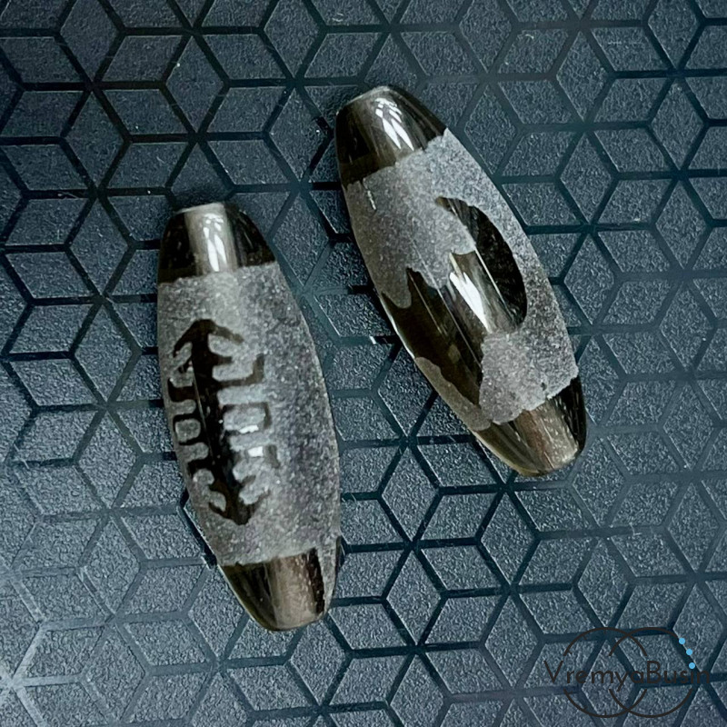 Резная бусина Дзи из раухтопаза "Насекомое и летучая мышь", 30х12 мм (1 шт.)