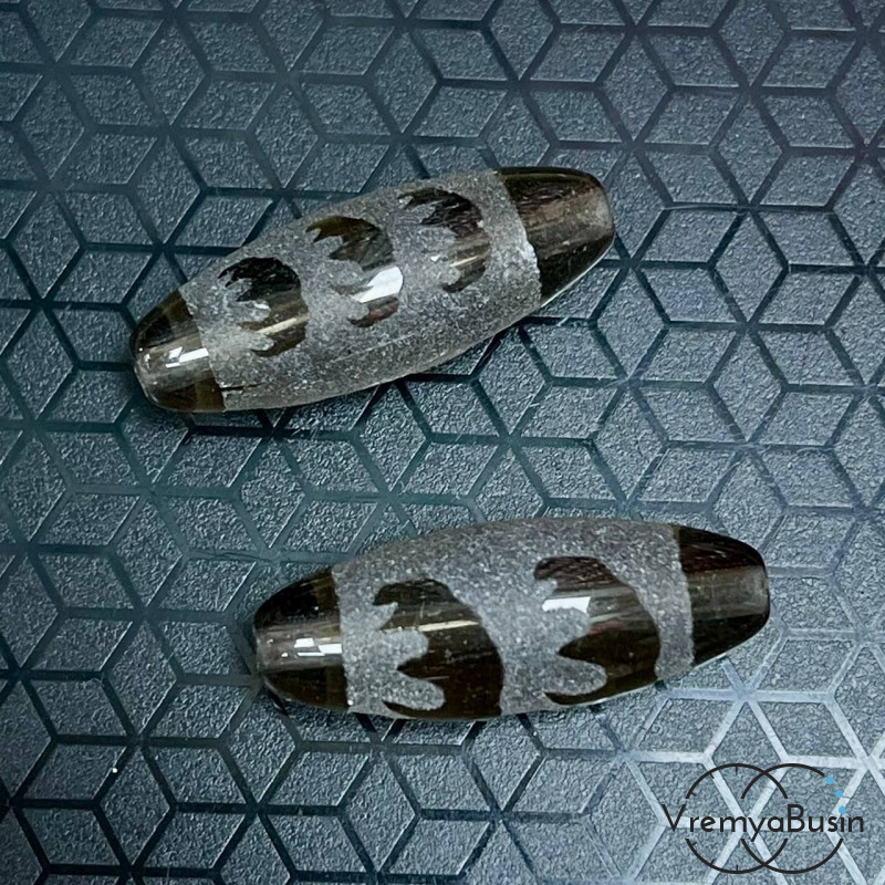 Резная бусина Дзи из раухтопаза "Пять летячих мышей", 30х12 мм (1 шт.)