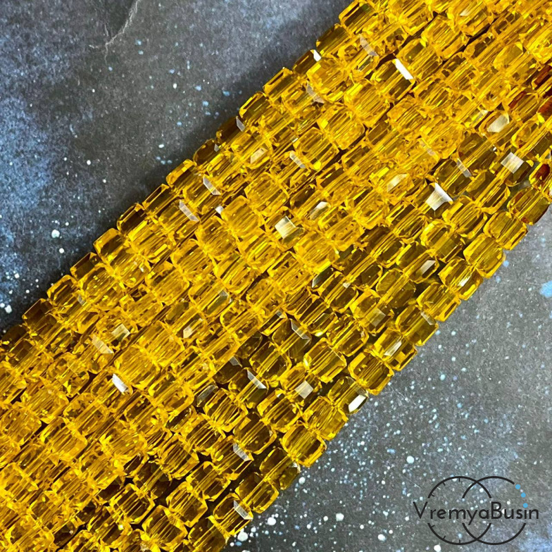 Бусины кубики из граненого стекла, 6 мм, цв. желтый  (1/2 нити, ок. 35 шт.)