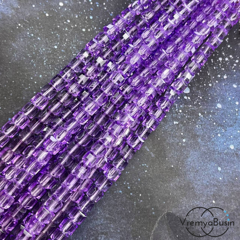 Бусины кубики из граненого стекла, 6 мм, цв. сиреневый   (1/2 нити, ок. 35 шт.)