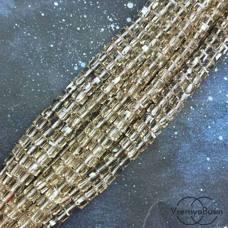 Бусины кубики из граненого стекла, 6 мм  (1/2 нити, ок. 35 шт.)