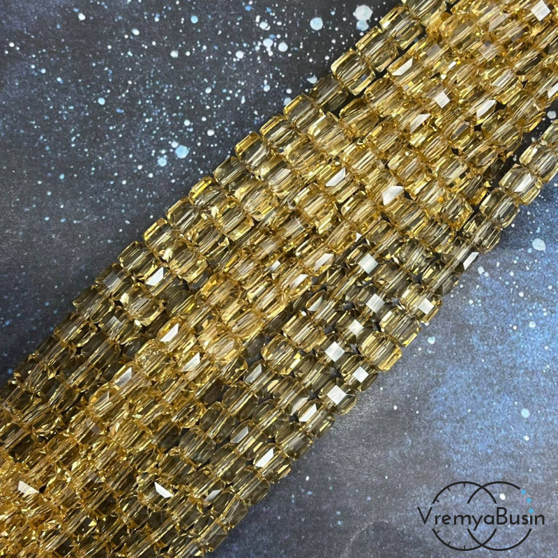 Бусины кубики из граненого стекла, 6 мм, цв. медовый  (1/2 нити, ок. 35 шт.)