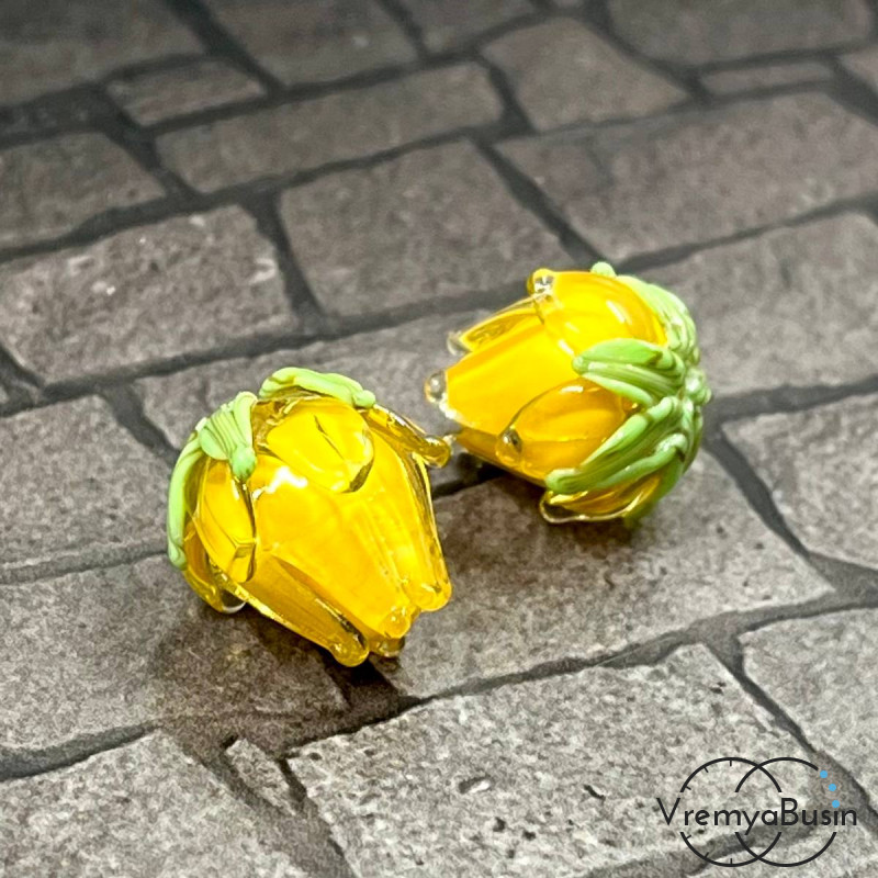 Бусина ручной работы "Бутон", 12х15 мм, лэмпворк из стекла (1 шт.)