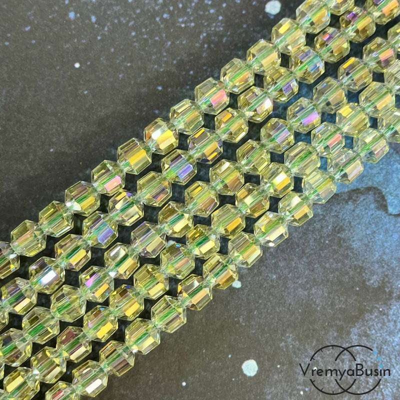 Бусины из хрустального стекла, призма граненая 7х8 мм (1/2 нити, ок. 25 шт.)