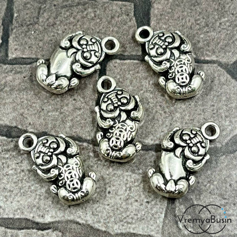 Пи Яо, подвеска металлическая, 18х10 мм, цв. серебро (1 шт.)