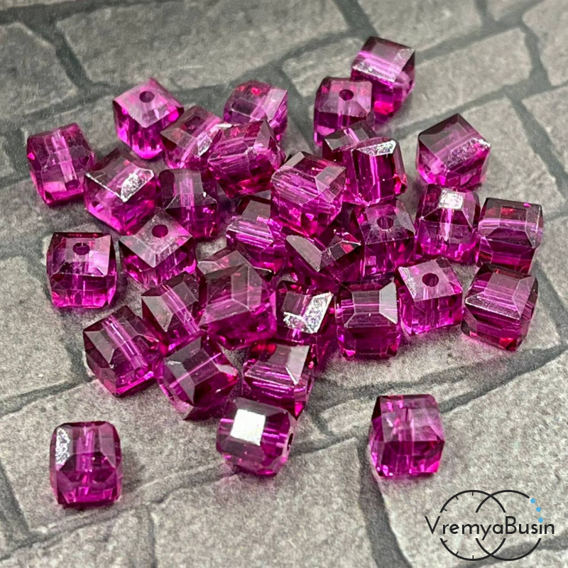 Бусины кубики из граненого стекла, 6 мм, цв. фуксия    (упак. 10 шт.)
