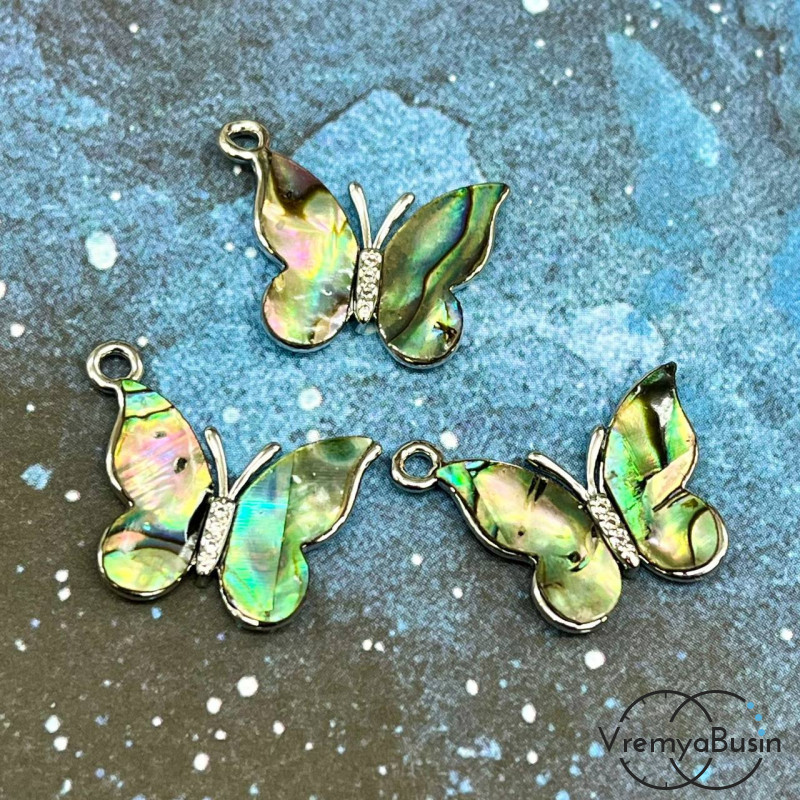 Подвеска с перламутром, бабочка 14х20 мм, латунь с родиевым покрытием (1 шт.)