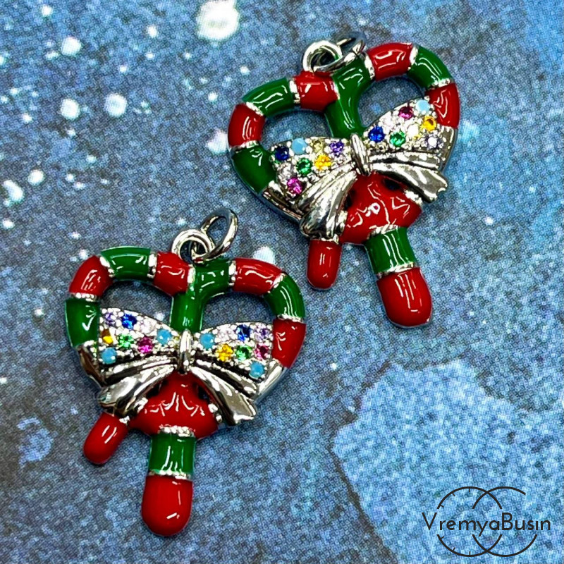 Подвеска "Крендель", 19х15 мм, с эмалью и стразами, латунь с родиевым покрытием  (1 шт.)