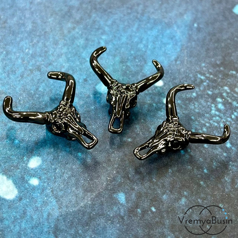 Бусина с фианитами "Череп с рогами", 18х20х8 мм, латунь с черным родиевым покрытием (1 шт.)