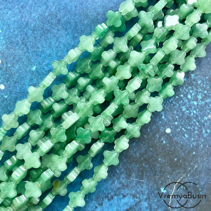 Нефрит, гладкие бусины, клевер 8х3 мм (1/2 нити, ок. 24 шт.)