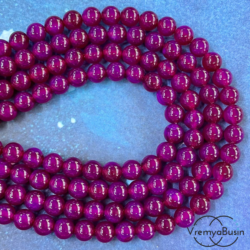 Халцедон тонир, шарик гладкий 8 мм, цв. малиновый (1/2 нити, ок. 24 шт.)