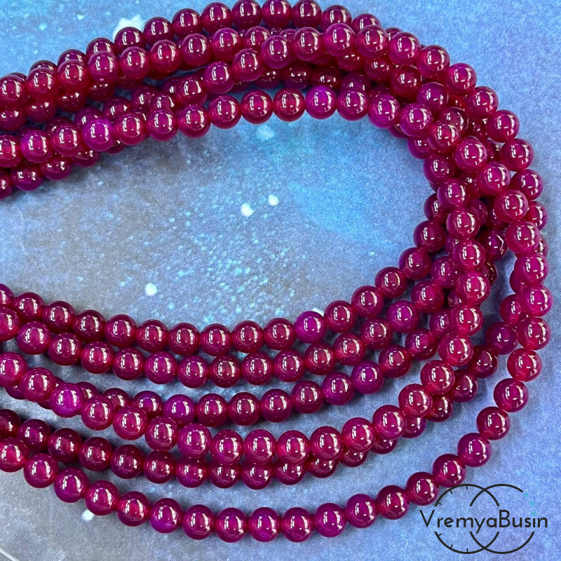 Халцедон тонир, шарик гладкий 6 мм, цв. малиновый (1/2 нити, ок. 32 шт.)