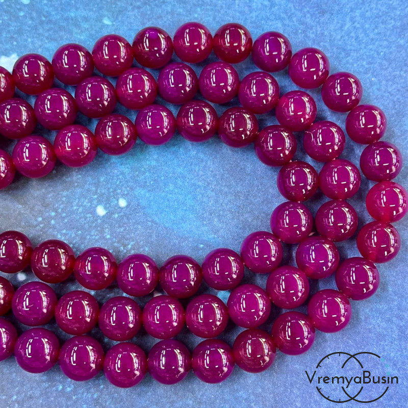 Халцедон тонир., шарик гладкий 10 мм, цв. малиновый  (1/2 нити, ок. 19 шт.)