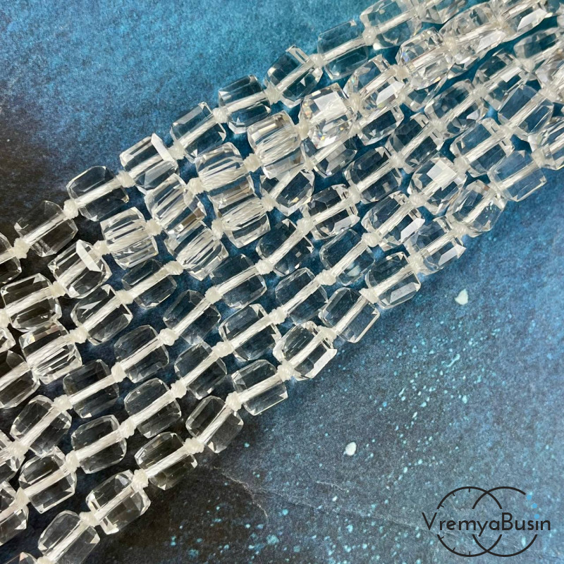 Бусины кубики из граненого стекла, 8 мм   (1/2 нити, ок. 29 шт.)