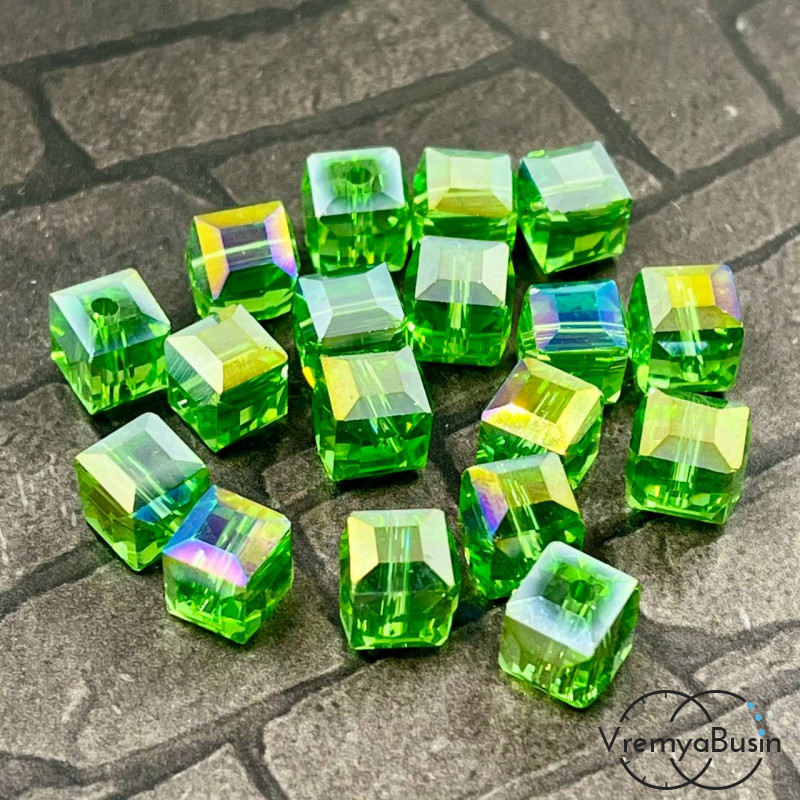 Бусины кубики из граненого стекла, 8 мм   (упак. 10 шт.)