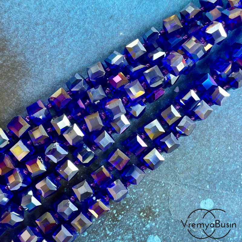 Бусины кубики из граненого стекла, 8 мм   (1/2 нити, ок. 29 шт.)