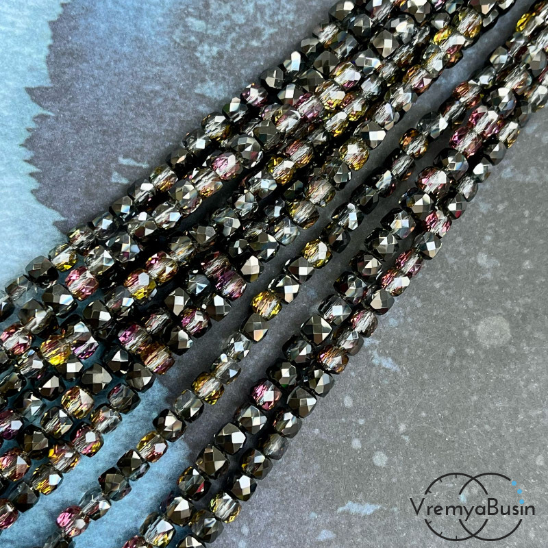 Бусины кубики из граненого стекла, 5 мм  (1/2 нити, ок. 45 шт.)