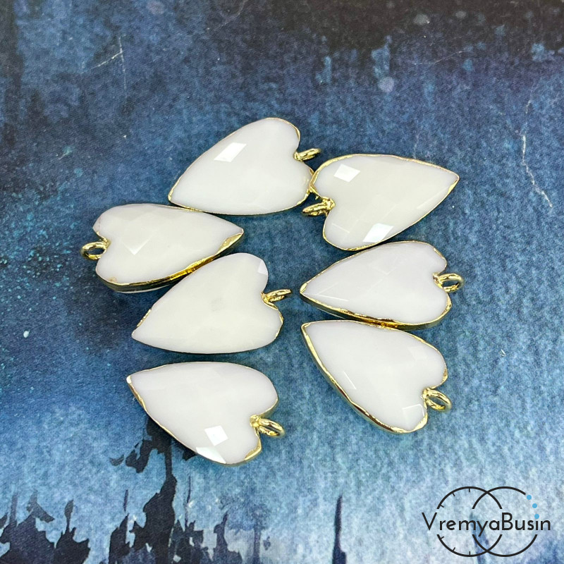 Белый агат.  Подвеска «Сердце» из камня в оправе цв. золото, ок. 22х13х6 мм (1 шт.)