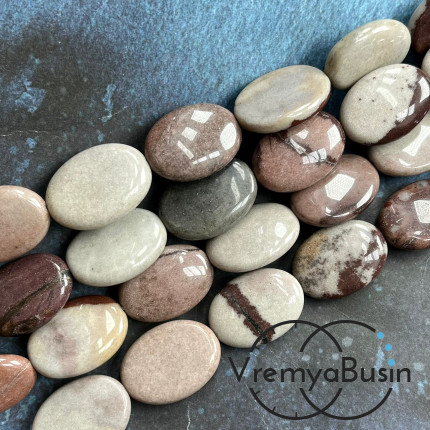 Яшма, бусины овальные плоские ок. 18х25 мм (нить, ок. 16 шт.)