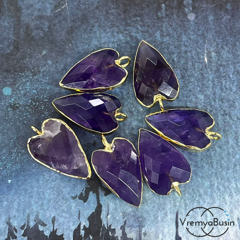 Аметист.   Подвеска «Сердце» из камня в оправе цв. золото, ок. 22х13х6 мм (1 шт.)