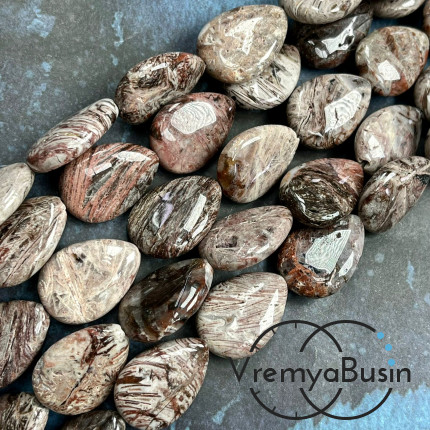 Яшма, бусины плоские капли ок. 18х25 мм (нить, ок. 16 шт.)