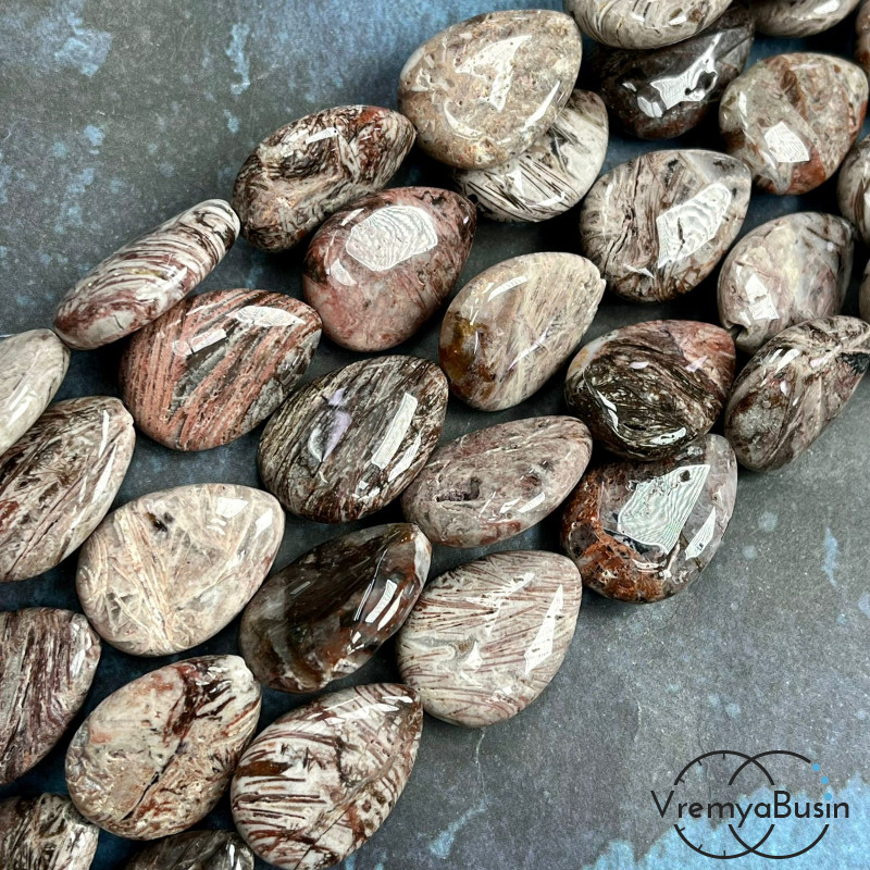 Яшма, бусины плоские капли ок. 18х25 мм (нить, ок. 16 шт.)