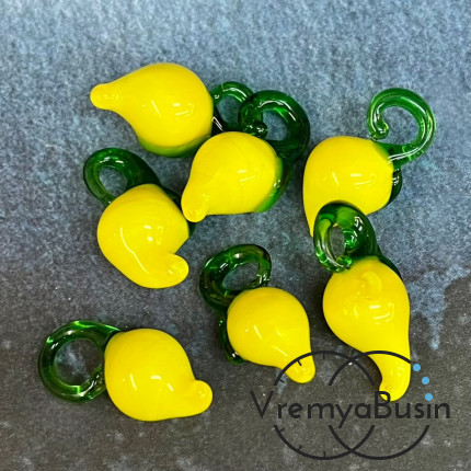 Подвеска из стекла "Ягода", 20х10 мм (1 шт.)