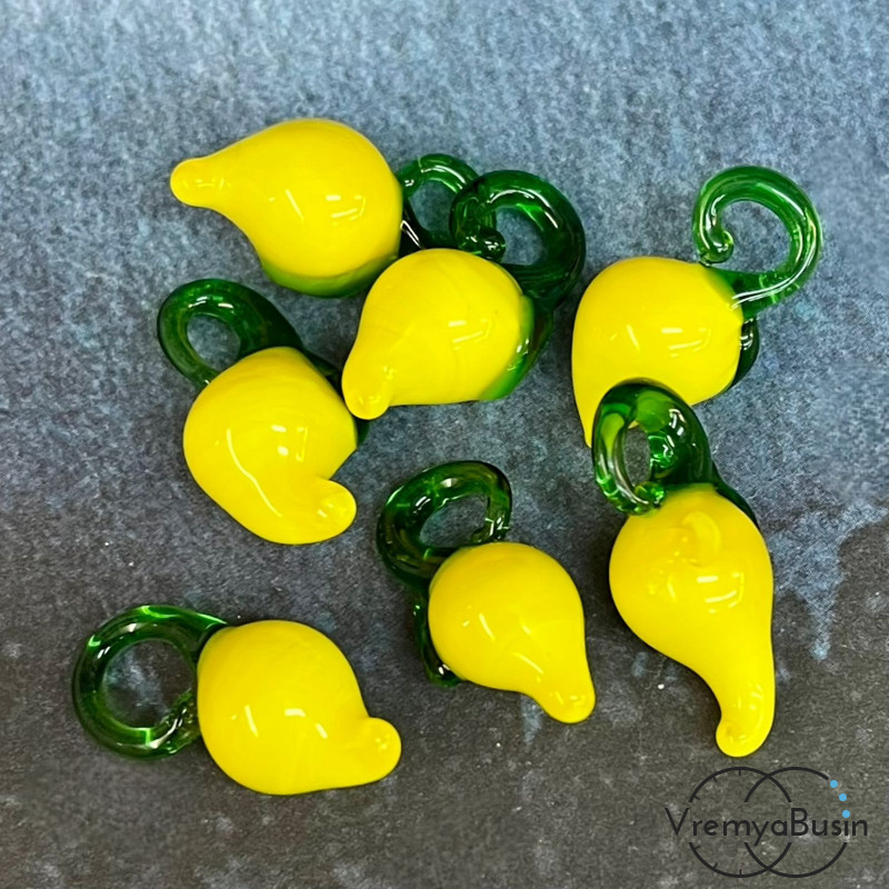 Подвеска из стекла "Ягода", 20х10 мм (1 шт.)