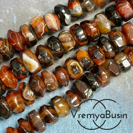 Агат тонир., крупный рондель с гранями, ок. 9х15 (1/2 нити, ок. 20 шт.)